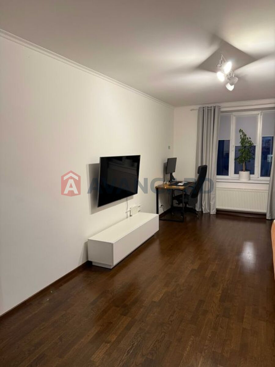 2 . , 70/-/12 . ., 9/9   13