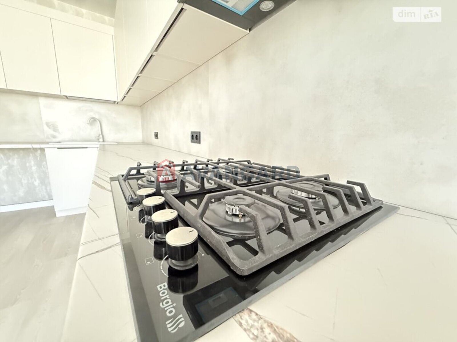 1 ��. ��������, 47/15/22 ��. �., 9/10 ������ ���� 3