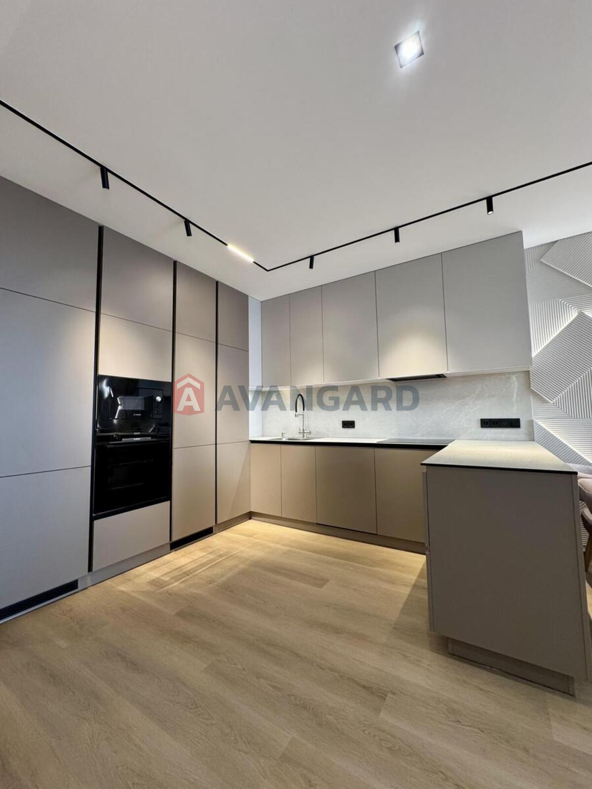 3 ��. ��������, 76/27/25 ��. �., 17/26 ������ ���� 4