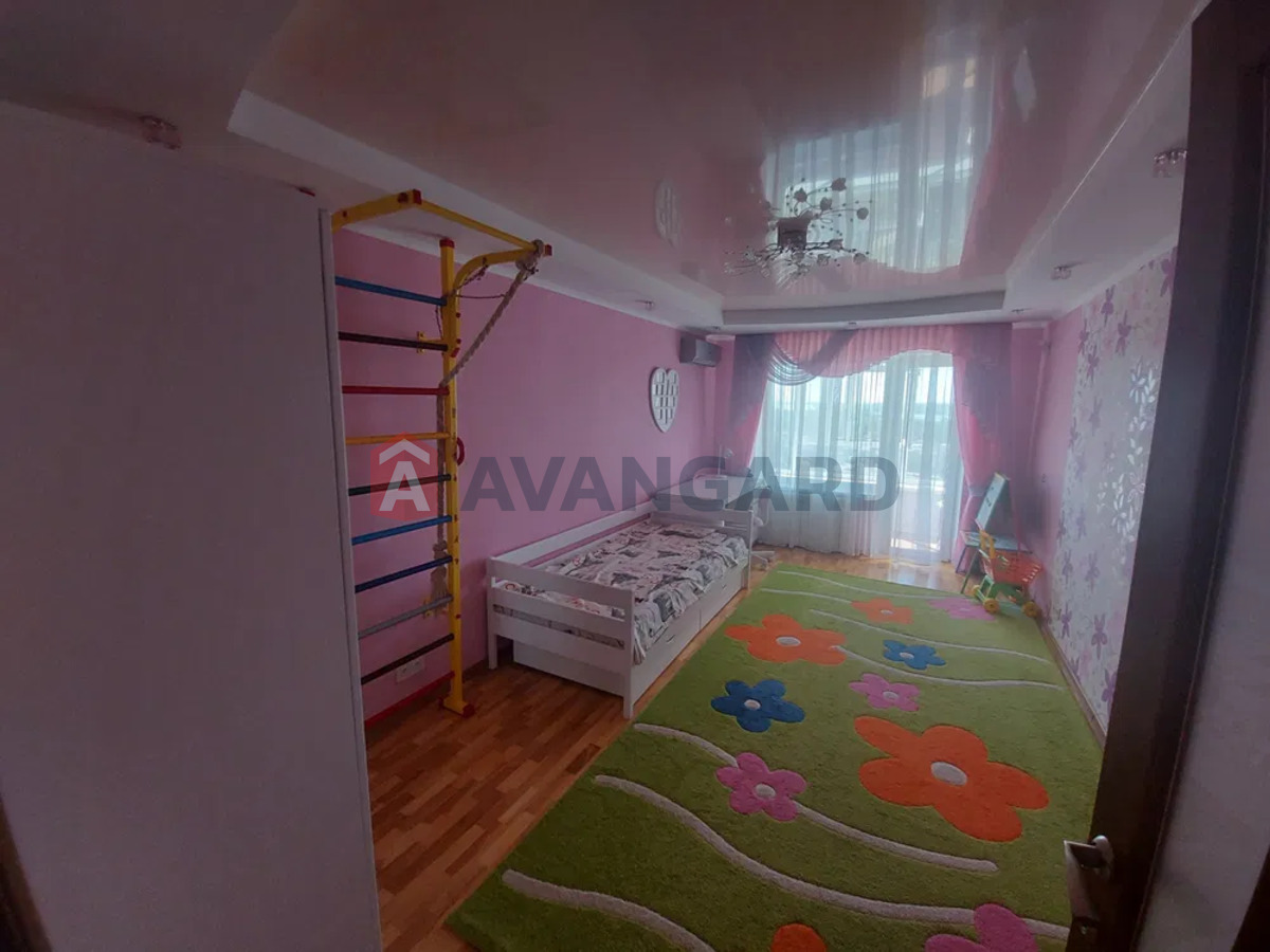 3 ��. ��������, 68/-/9 ��. �., 9/9 ������ ���� 8