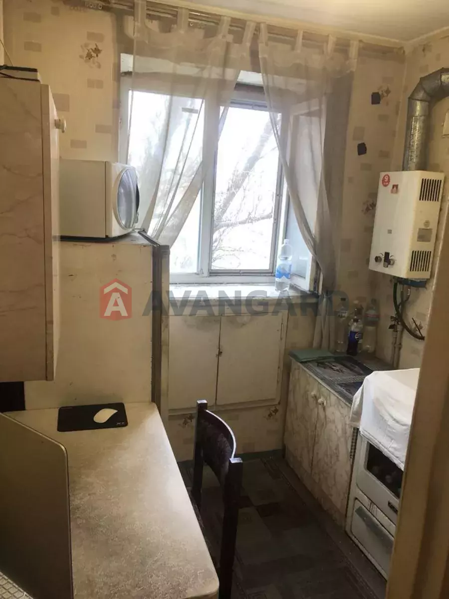 1 ��. ��������, 33/-/4 ��. �., 4/5 ������ ���� 1