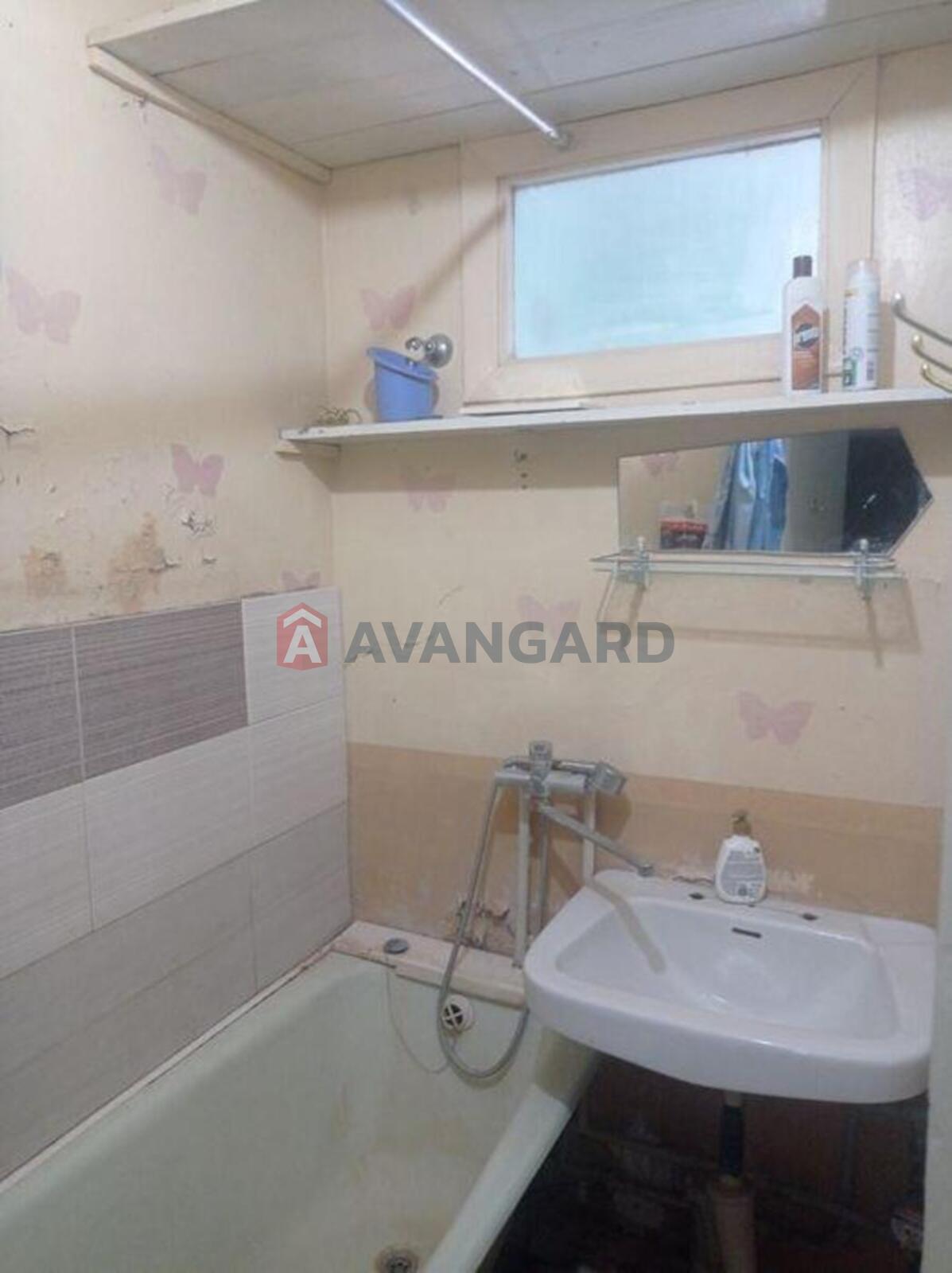 1 ��. ��������, 28/-/6 ��. �., 5/5 ������ ���� 8