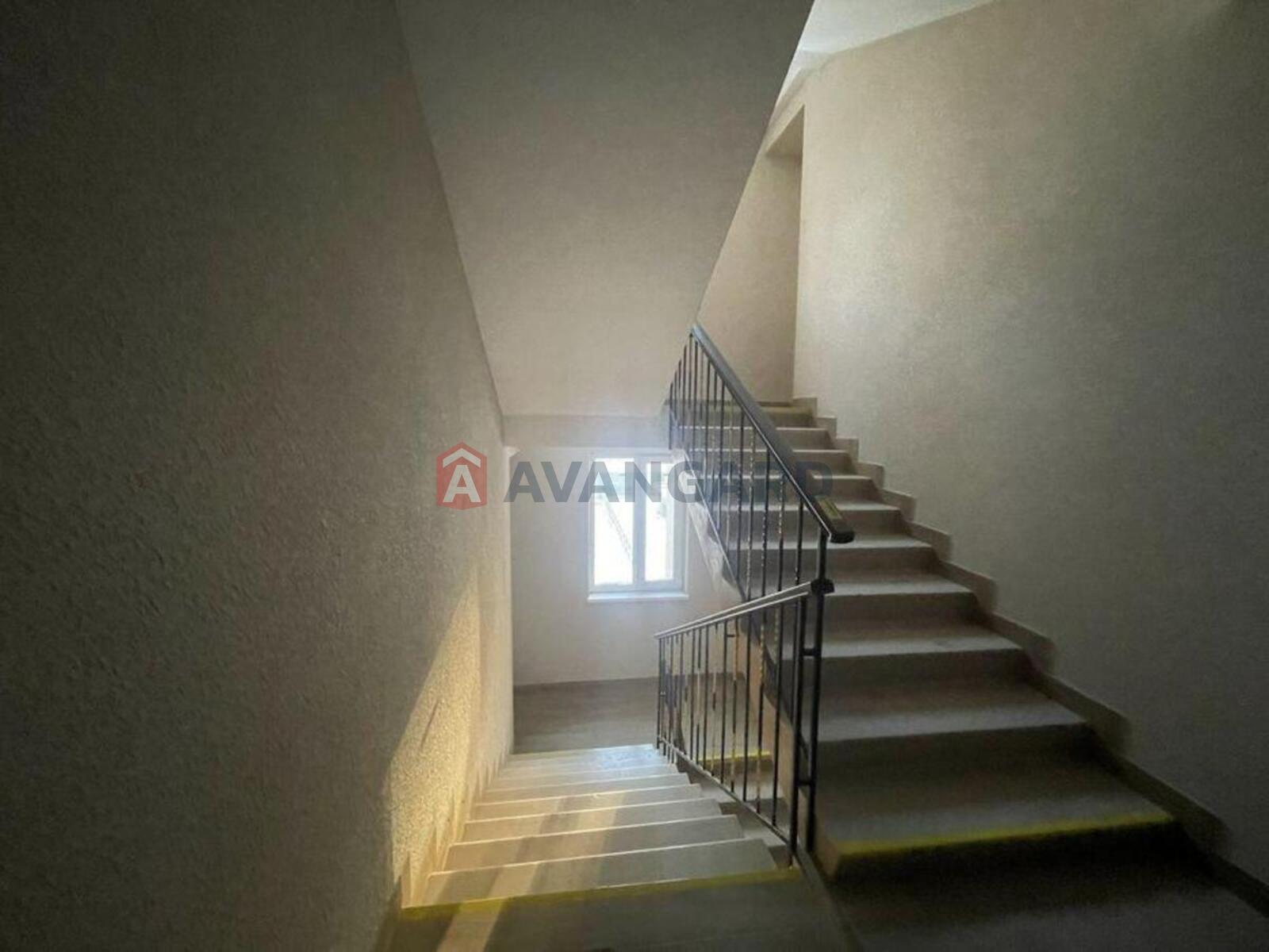 2 ��. ��������, 66/-/18 ��. �., 5/10 ������ ���� 3