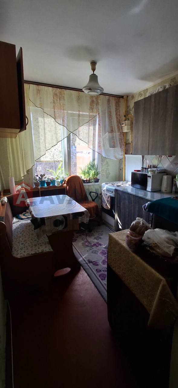 3 ��. ��������, 65/-/8 ��. �., 3/10 ������ ���� 14