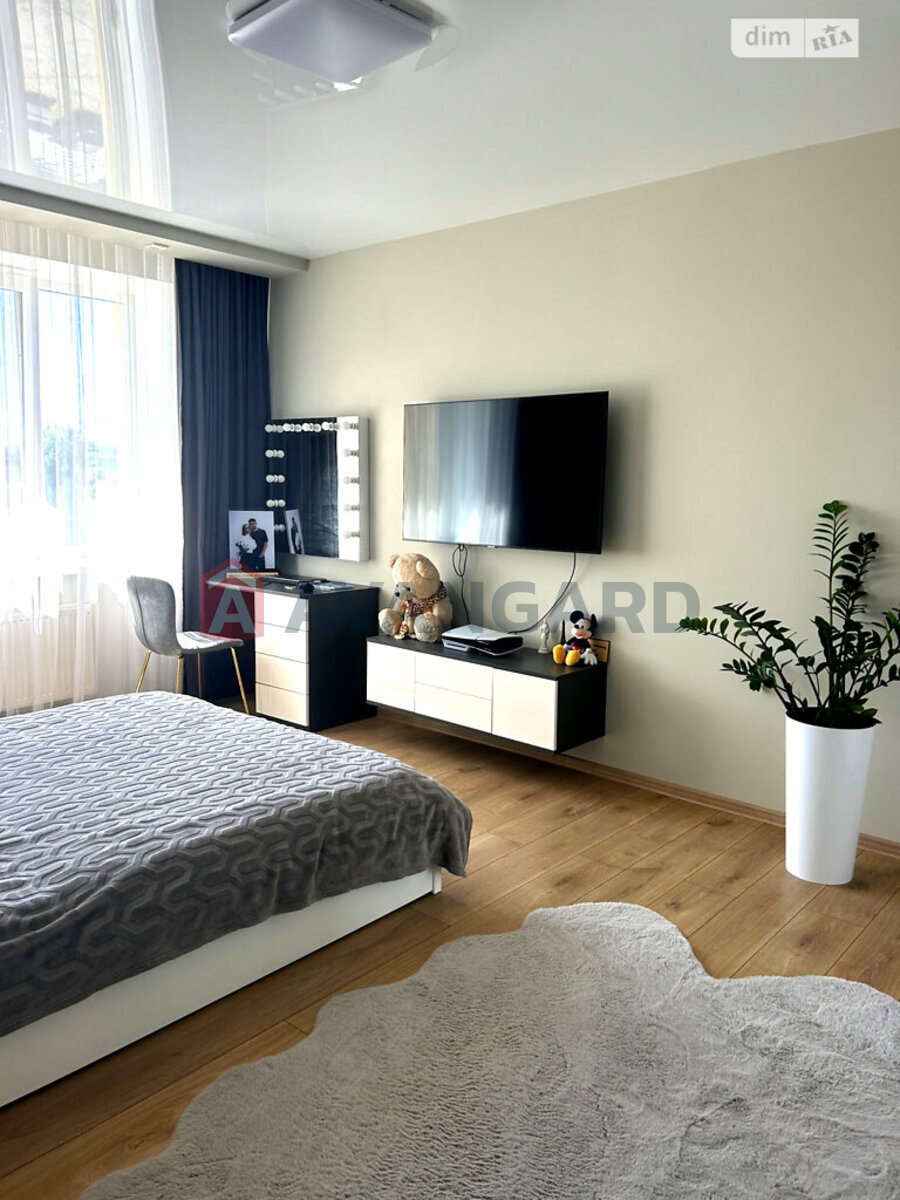 2 ��. ��������, 66/36/11 ��. �., 5/10 ������ ���� 7