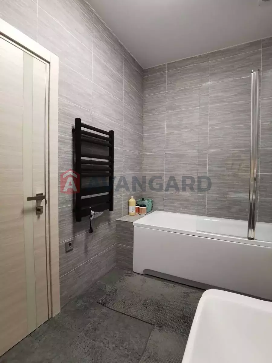 3 ��. ��������, 95/-/24 ��. �., 8/9 ������ ���� 6