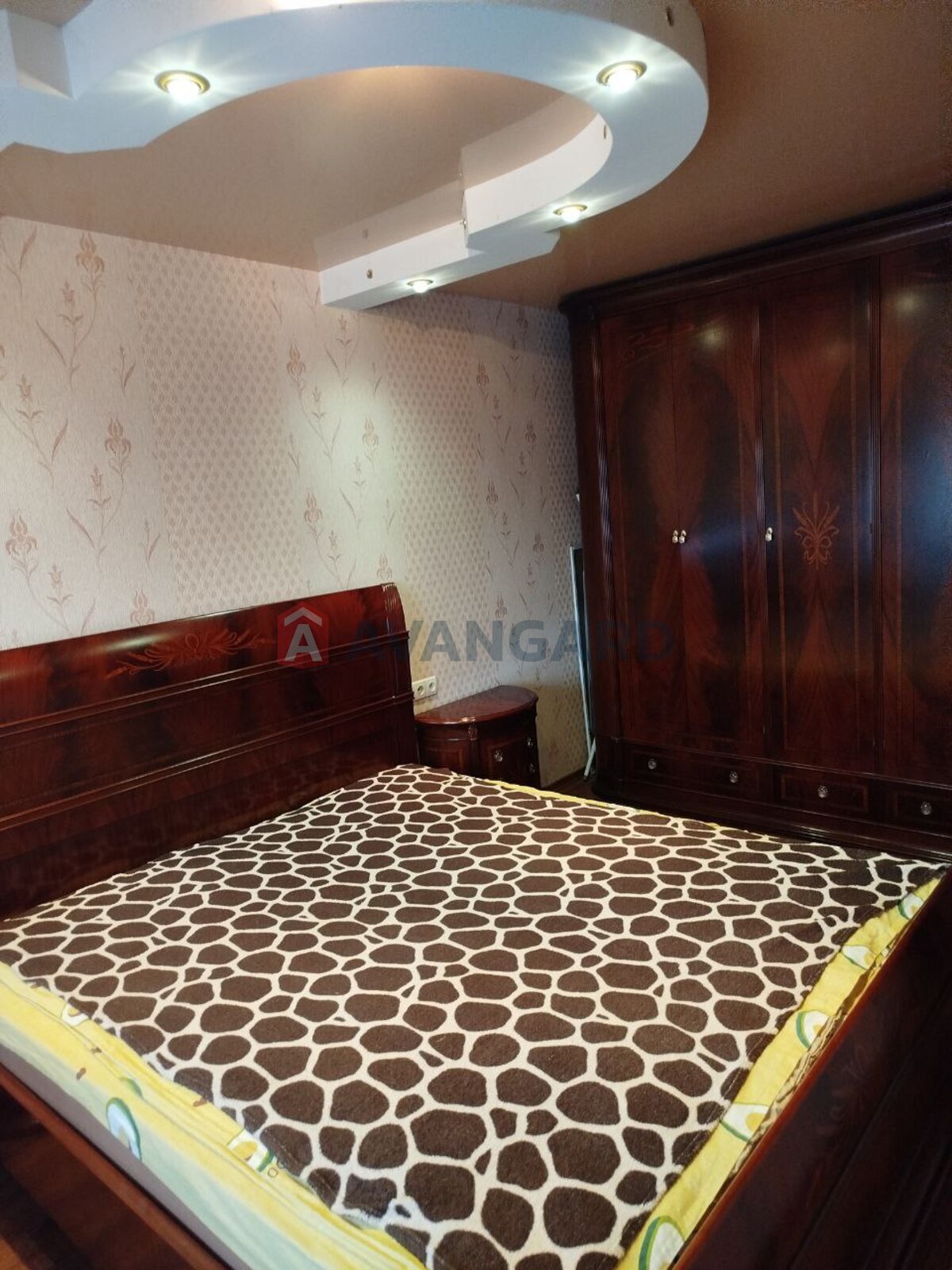 2 ��. ��������, 50/-/8 ��. �., 4/9 ������ ���� 10