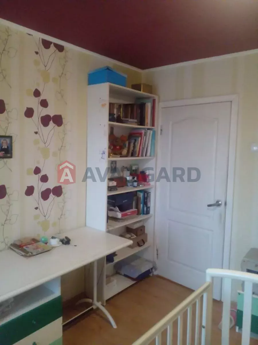 3 ��. ��������, 82/-/9 ��. �., 16/17 ������ ���� 10