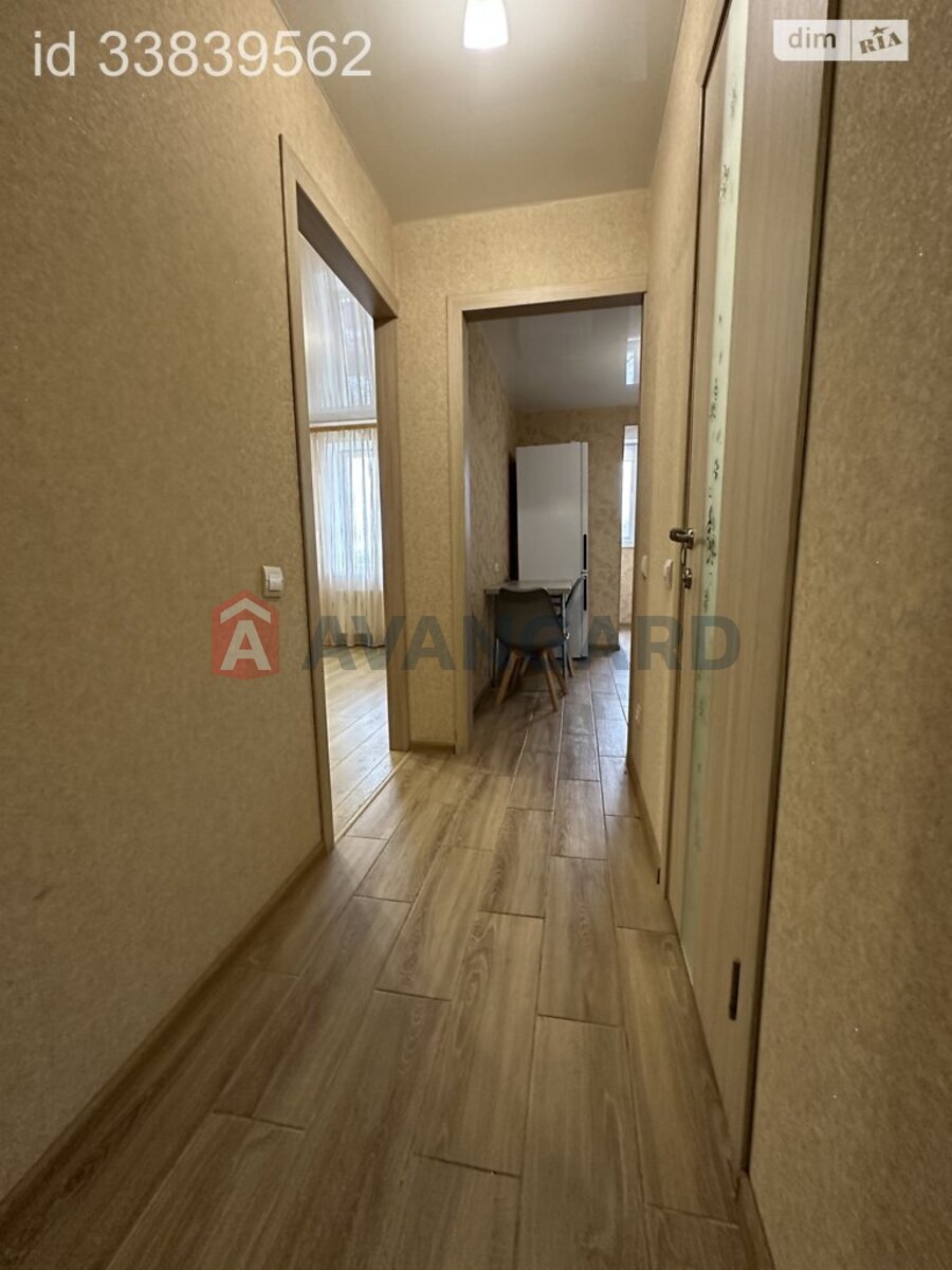 1 ����. ��������, 38/17/12 ��. �., 3/10 ���� ���� 10