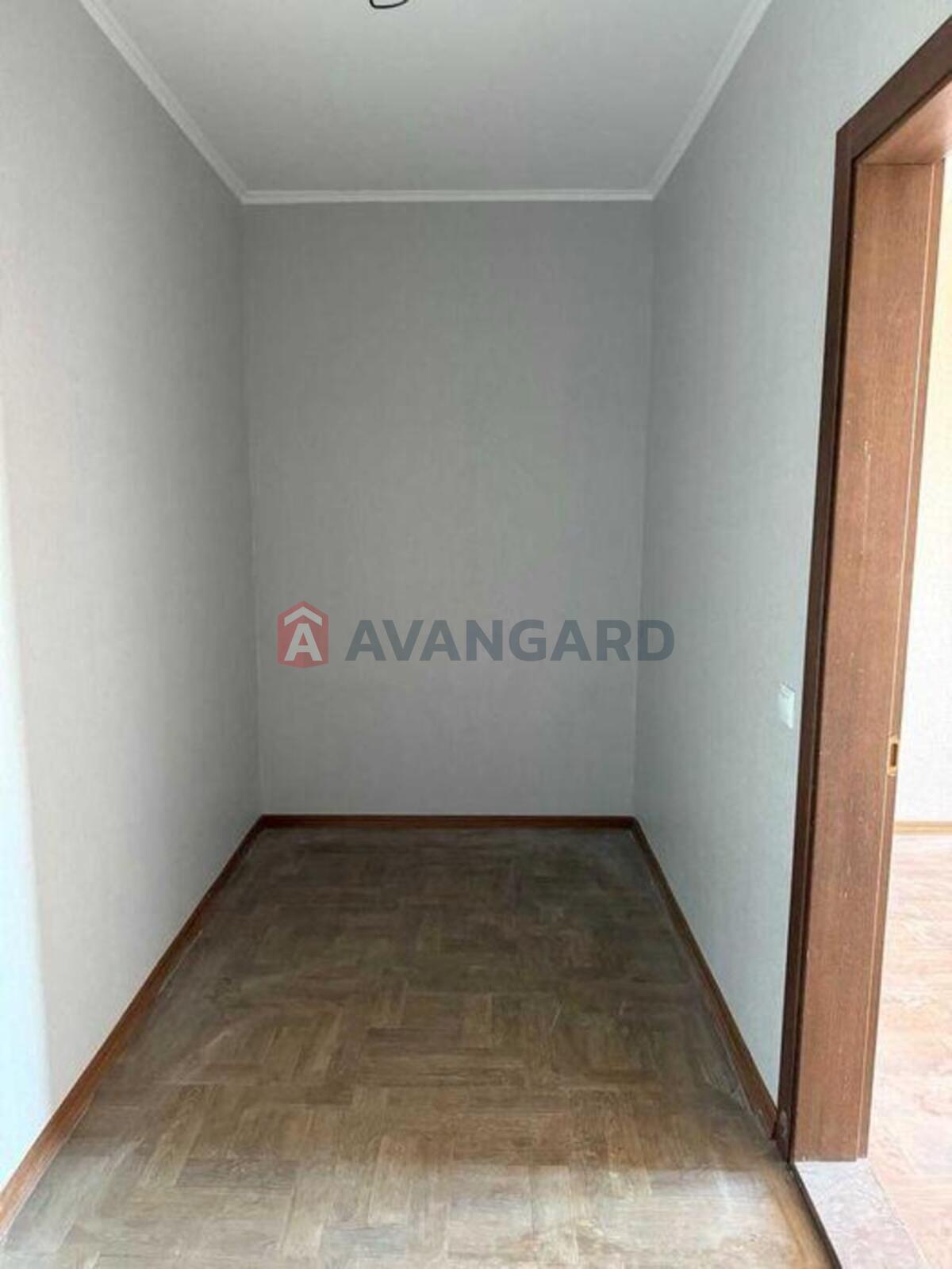 1 ��. ��������, 43/-/10 ��. �., 11/25 ������ ���� 8