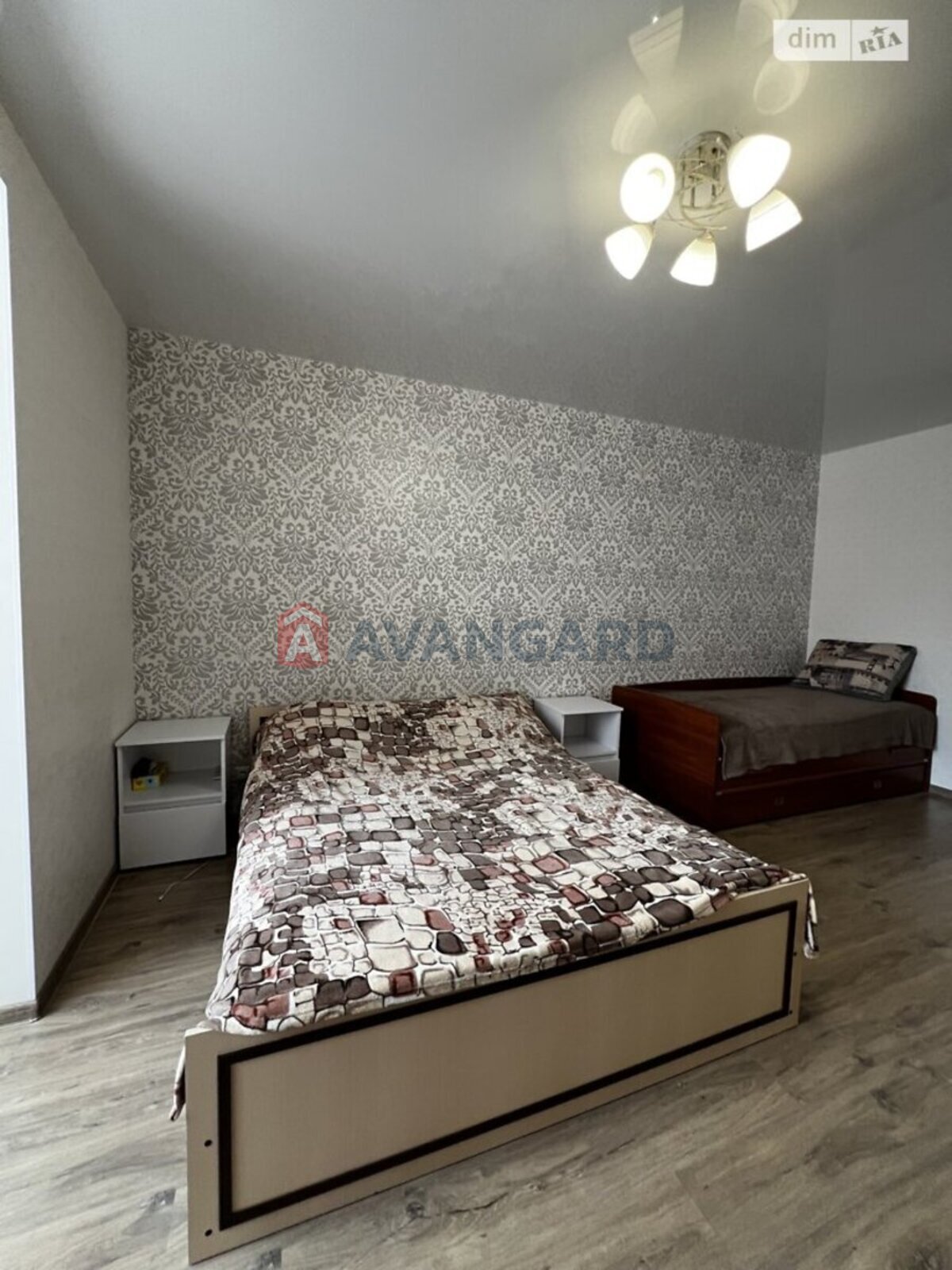 1 ����. ��������, 44/20.8/8.6 ��. �., 9/12 ���� ���� 5