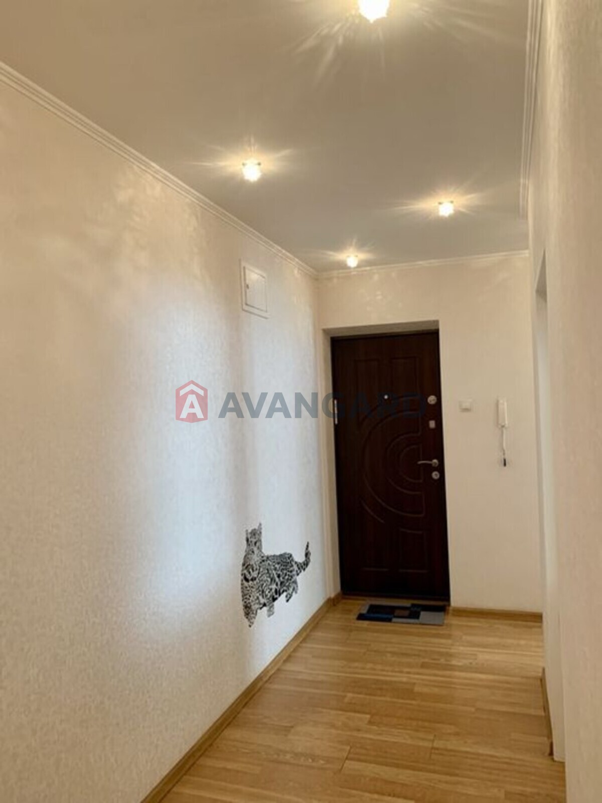 3 ��. ��������, 70/-/8 ��. �., 1/10 ������ ���� 23