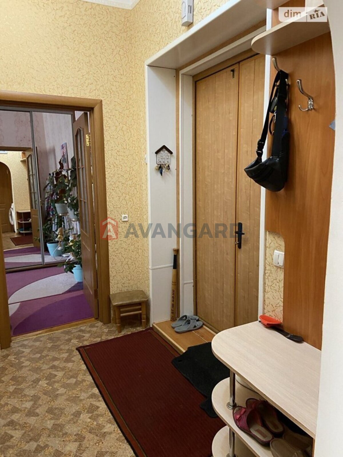 2 ����. ��������, 42/25/6 ��. �., 3/3 ���� ���� 18