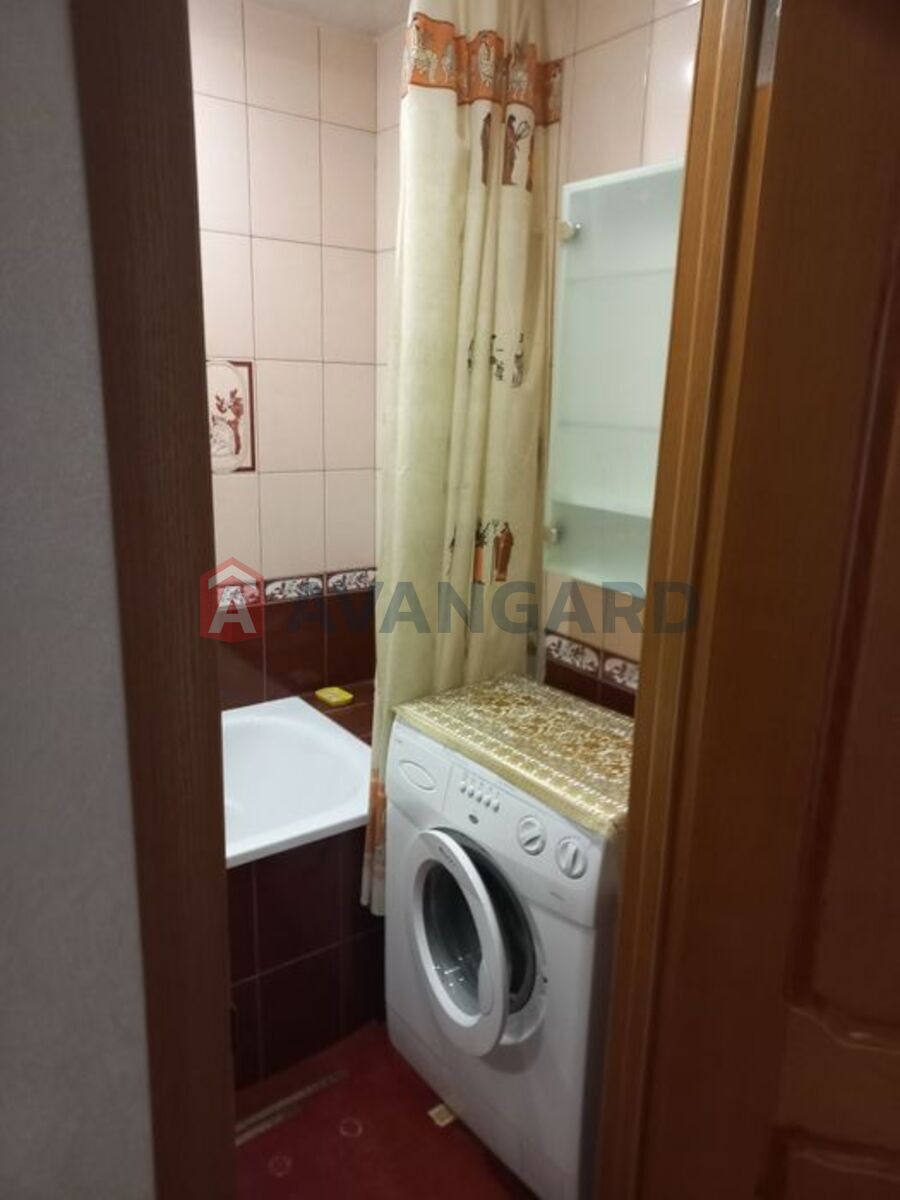 1 . , 40/-/9 . ., 4/9   9