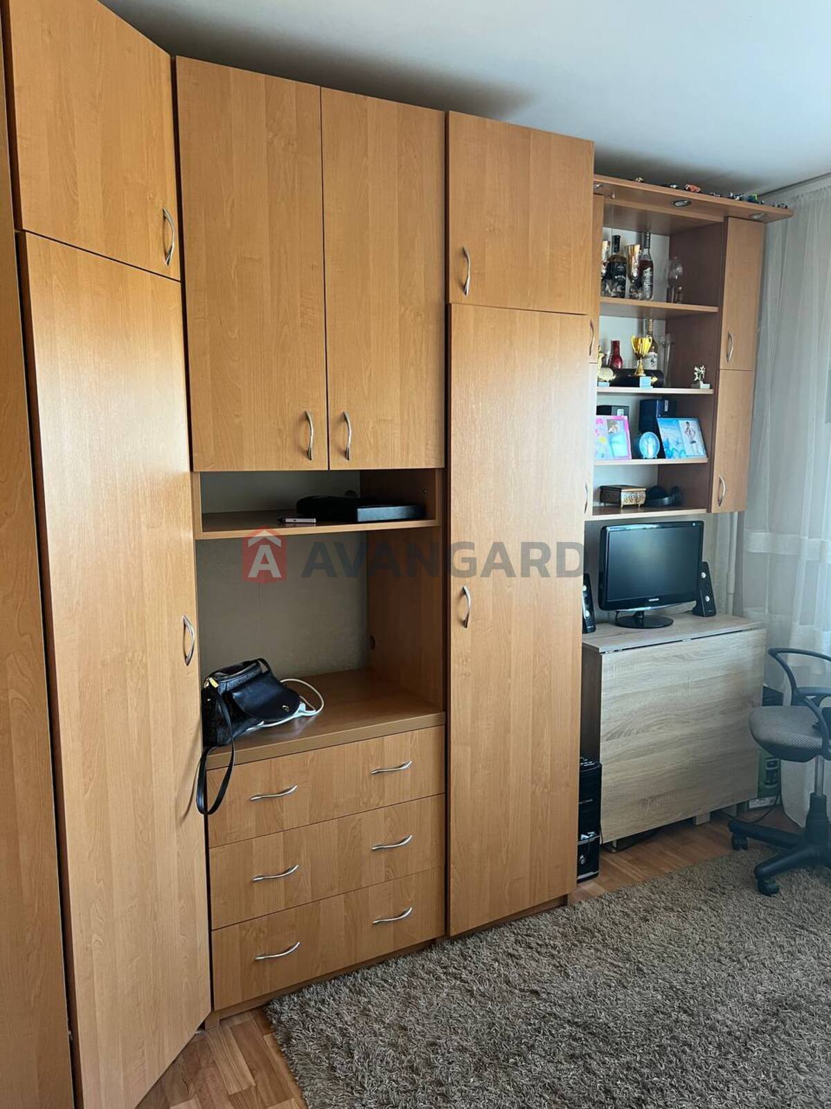 2 ����. ��������, 34.2/22.8/5.1 ��. �., 6/9 ���� ���� 4