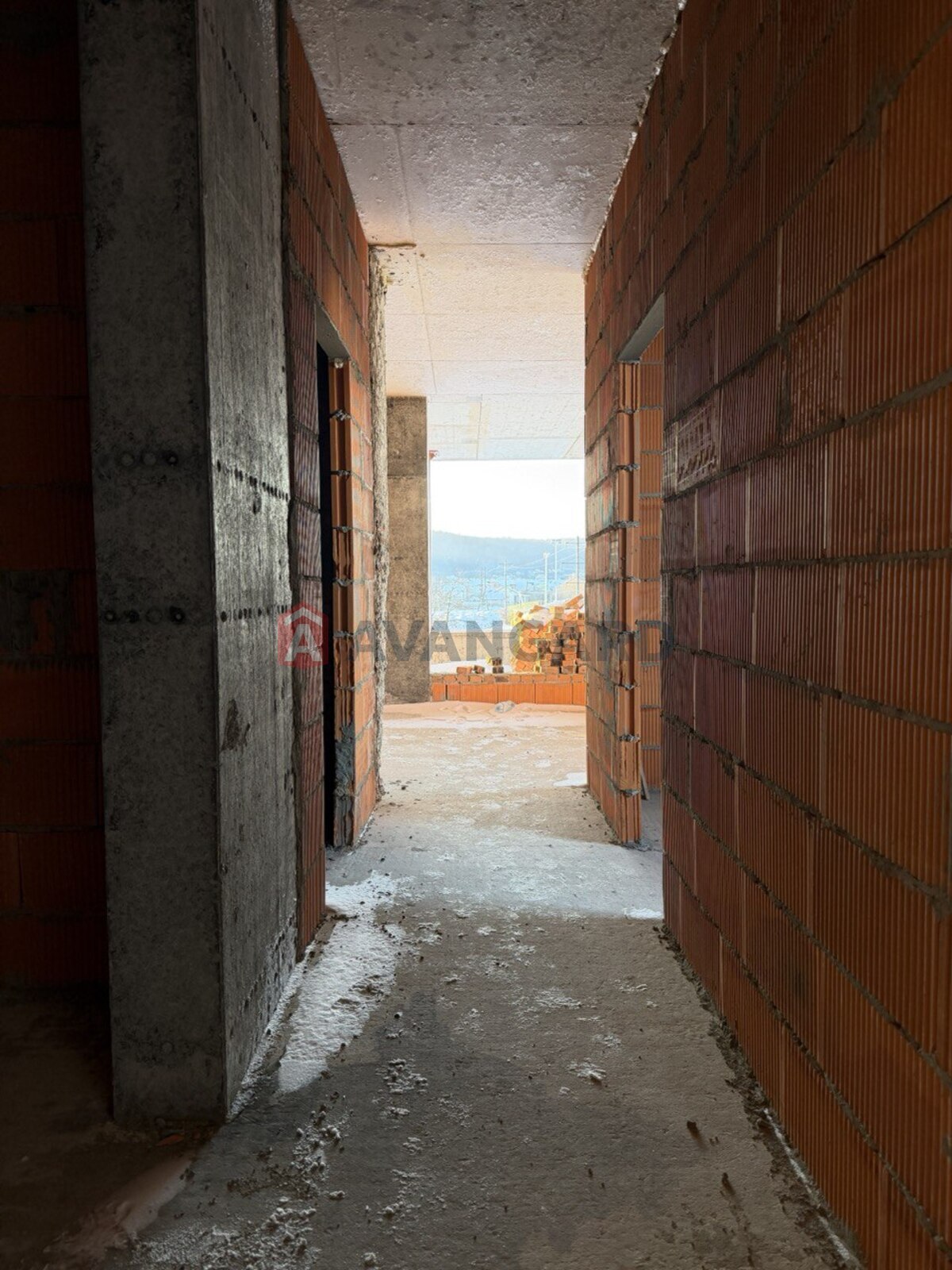 2 ��. ��������, 69.54/24/18.5 ��. �., 4/4 ������ ���� 9