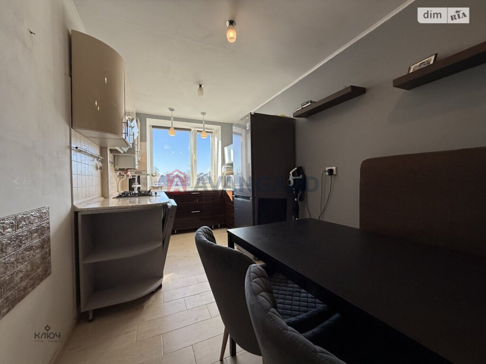 2 ��. ��������, 57/33/9 ��. �., 4/6 ������ ���� 1