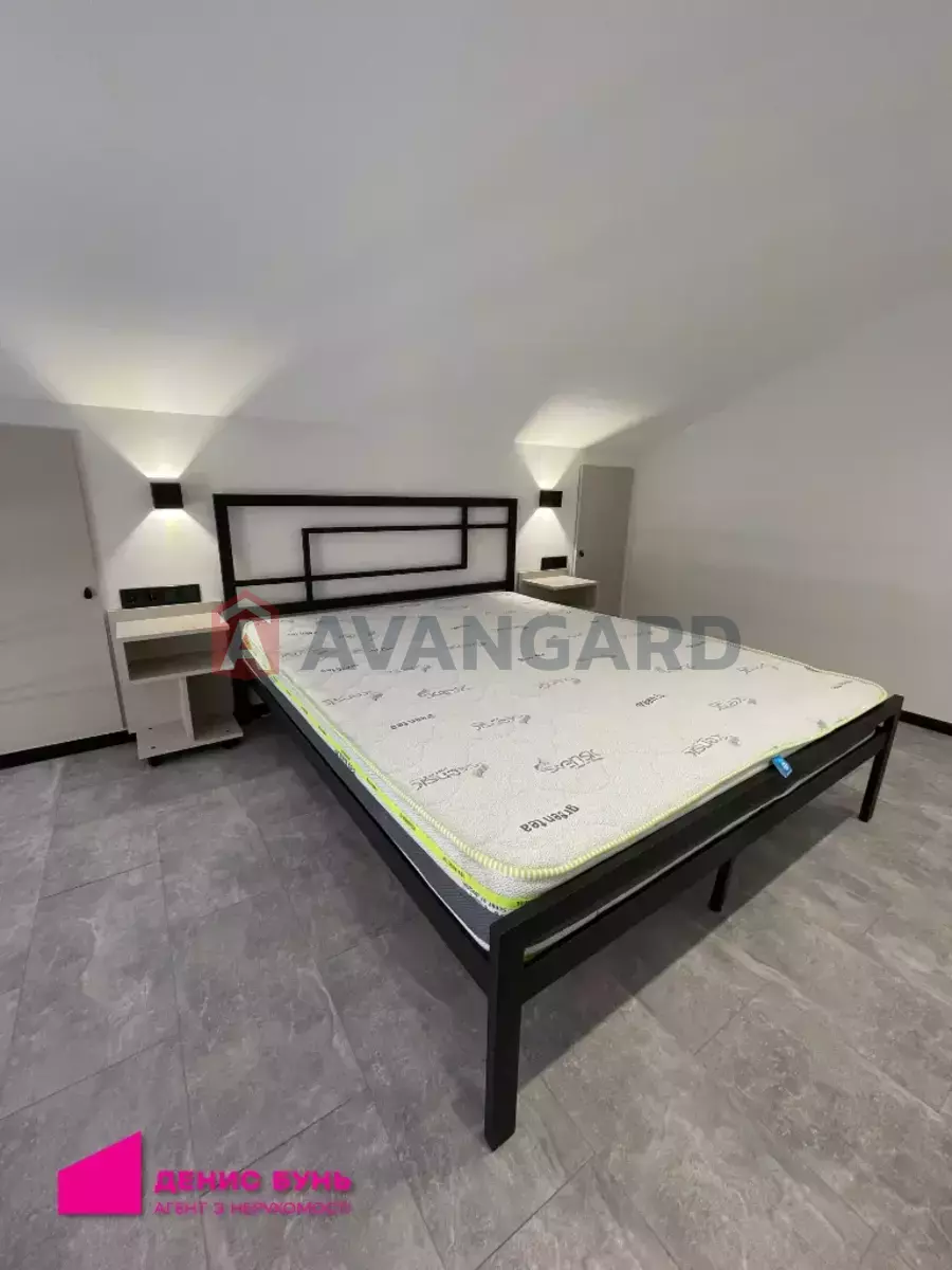 1 ��. ��������, 63/-/- ��. �., 5/5 ������ ���� 28