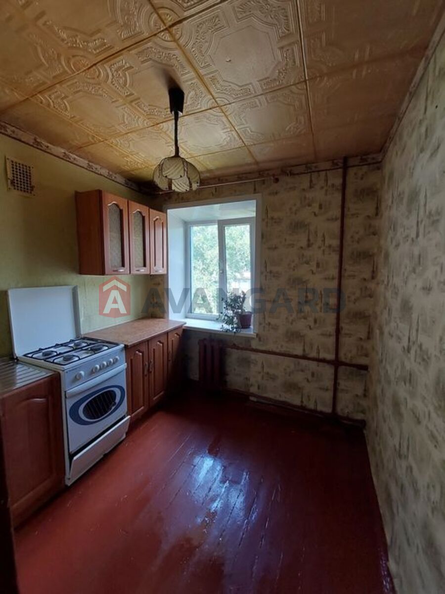 1 ��. ��������, 33/-/5 ��. �., 5/5 ������ ���� 4