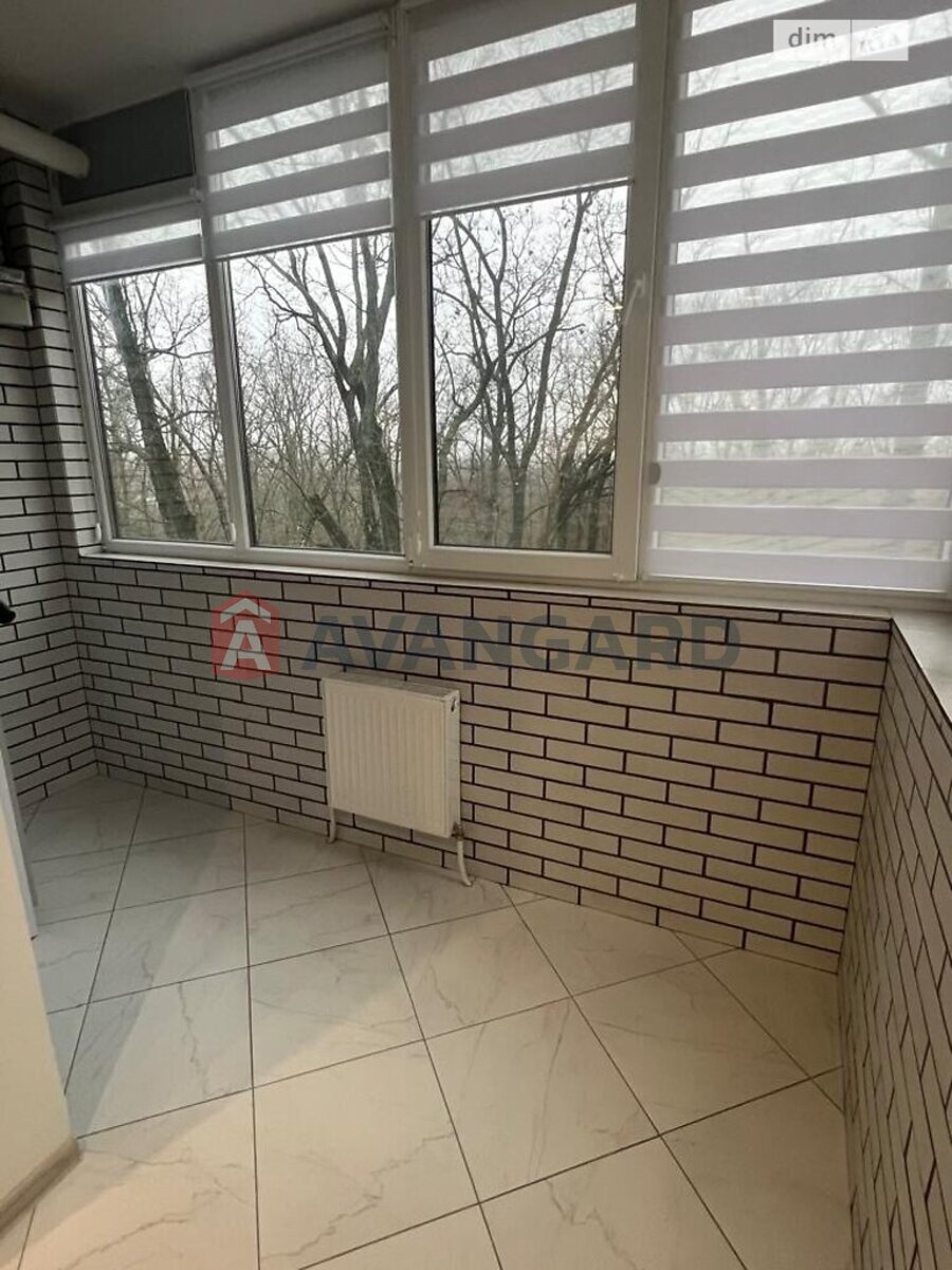 2 ����. ��������, 68/-/- ��. �., 5/5 ���� ���� 9