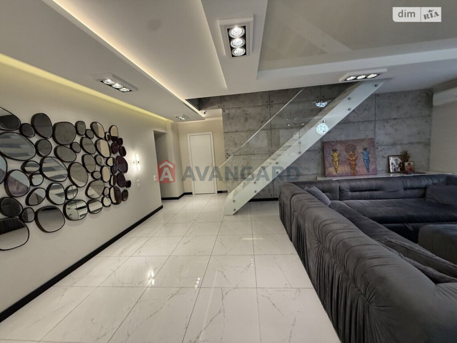 5 ��. ��������, 200/130/40 ��. �., 9/9 ������ ���� 2