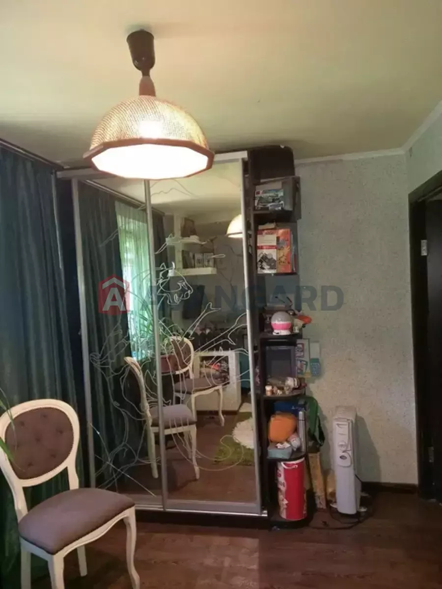 3 ����. ��������, 51/38/5 ��. �., 4/5 ���� ���� 6