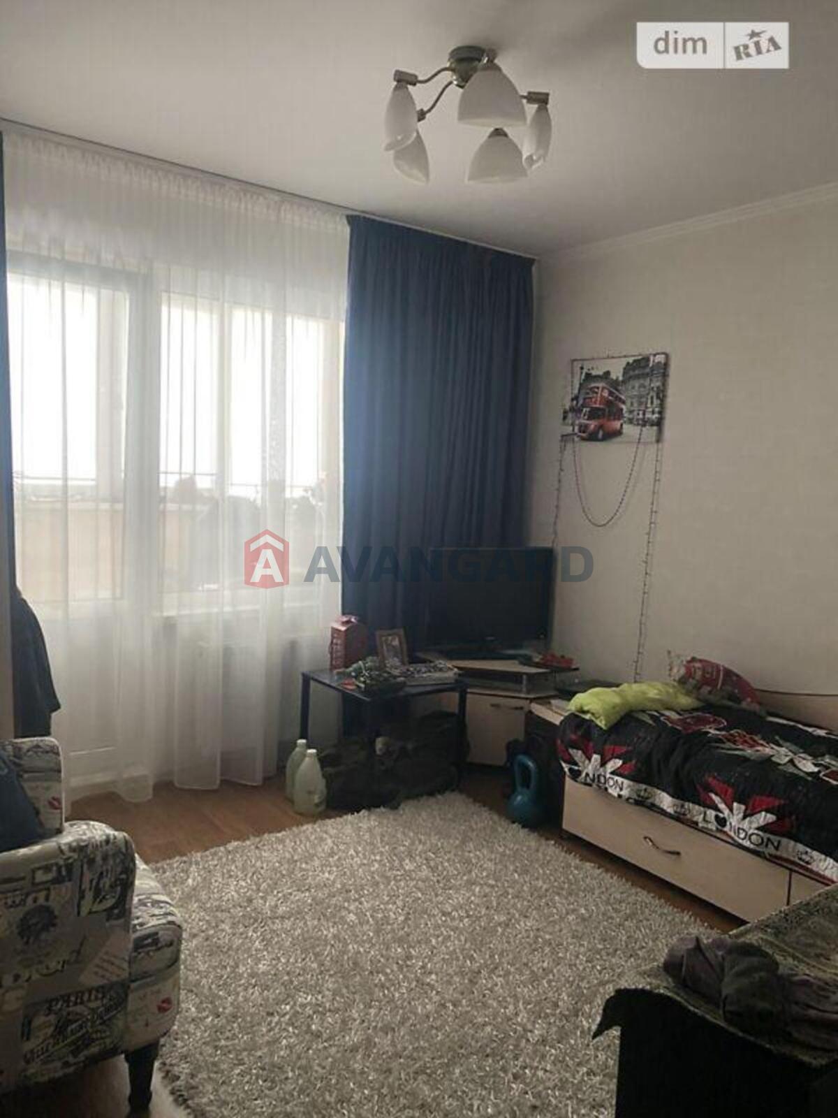 3 ��. ��������, 78/40/8 ��. �., 9/10 ������ ���� 7