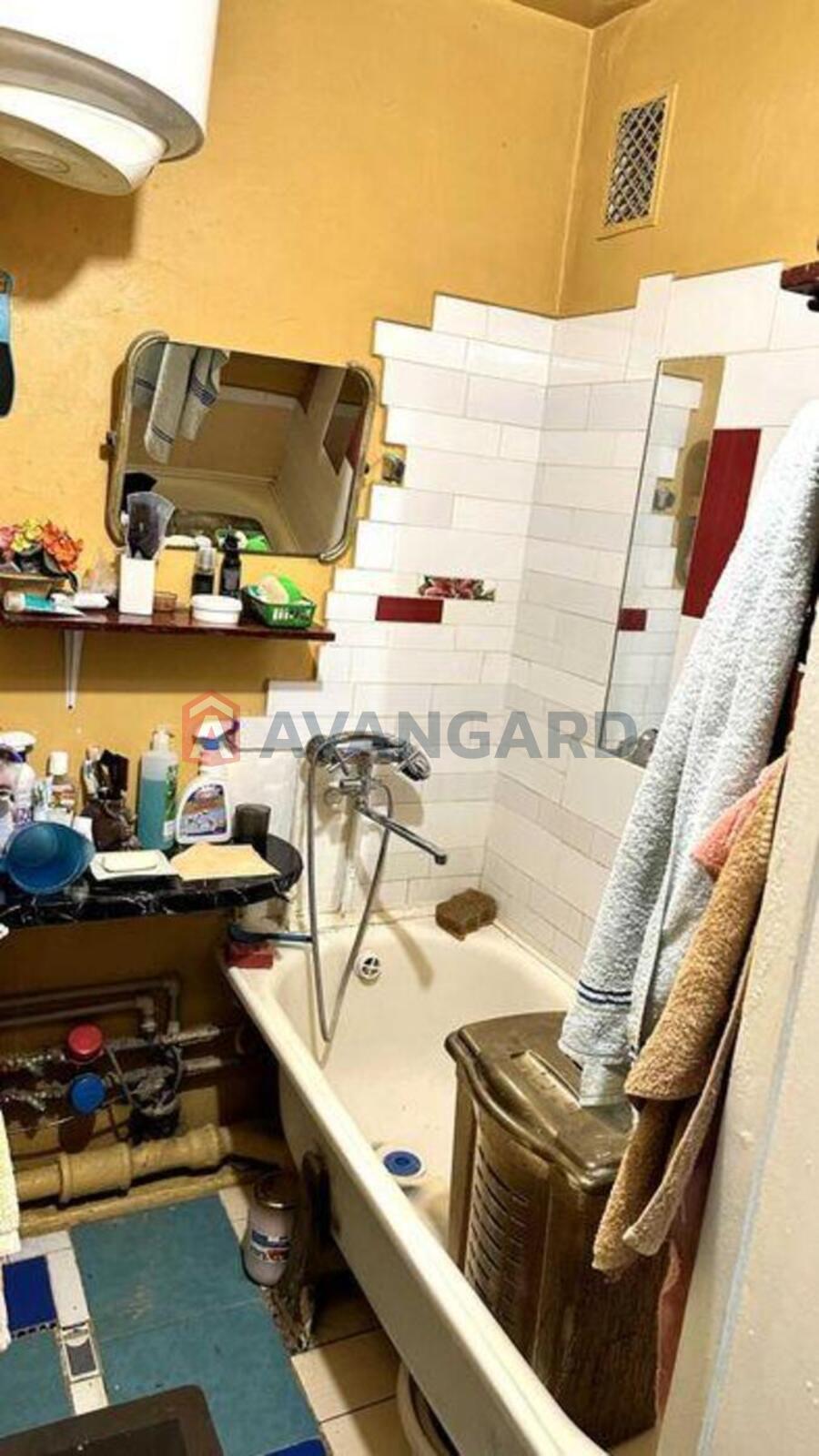 3 ��. ��������, 61/-/7 ��. �., 9/9 ������ ���� 8