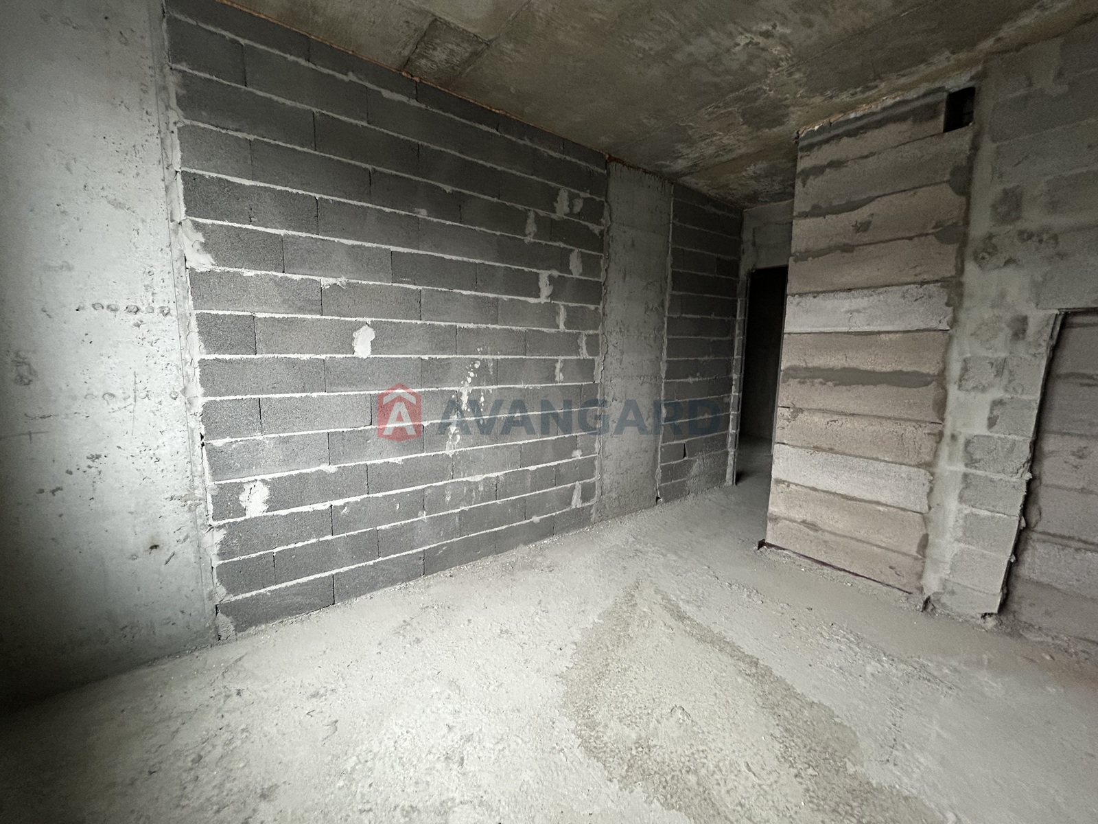 1 ��. ��������, 42/16/12 ��. �., 10/10 ������ ���� 13