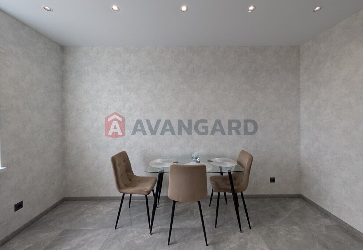 2 ��. ��������, 72/35/14 ��. �., 7/8 ������ ���� 8