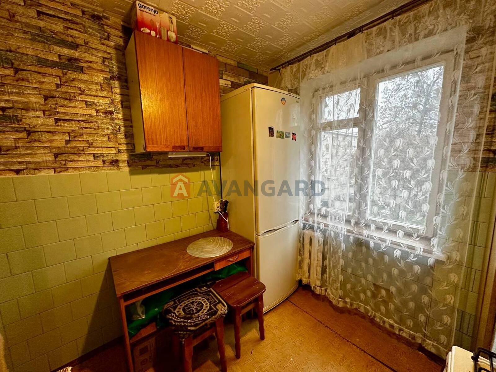 2 ��. ��������, 44/-/6 ��. �., 3/5 ������ ���� 9