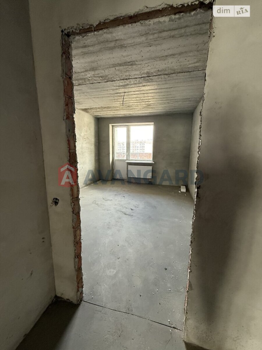 2 ��. ��������, 81/40/17 ��. �., 6/9 ������ ���� 14