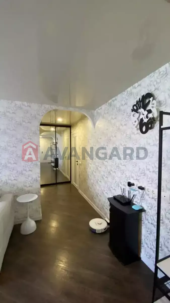 3 ��. ��������, 70/-/- ��. �., 7/9 ������ ���� 9