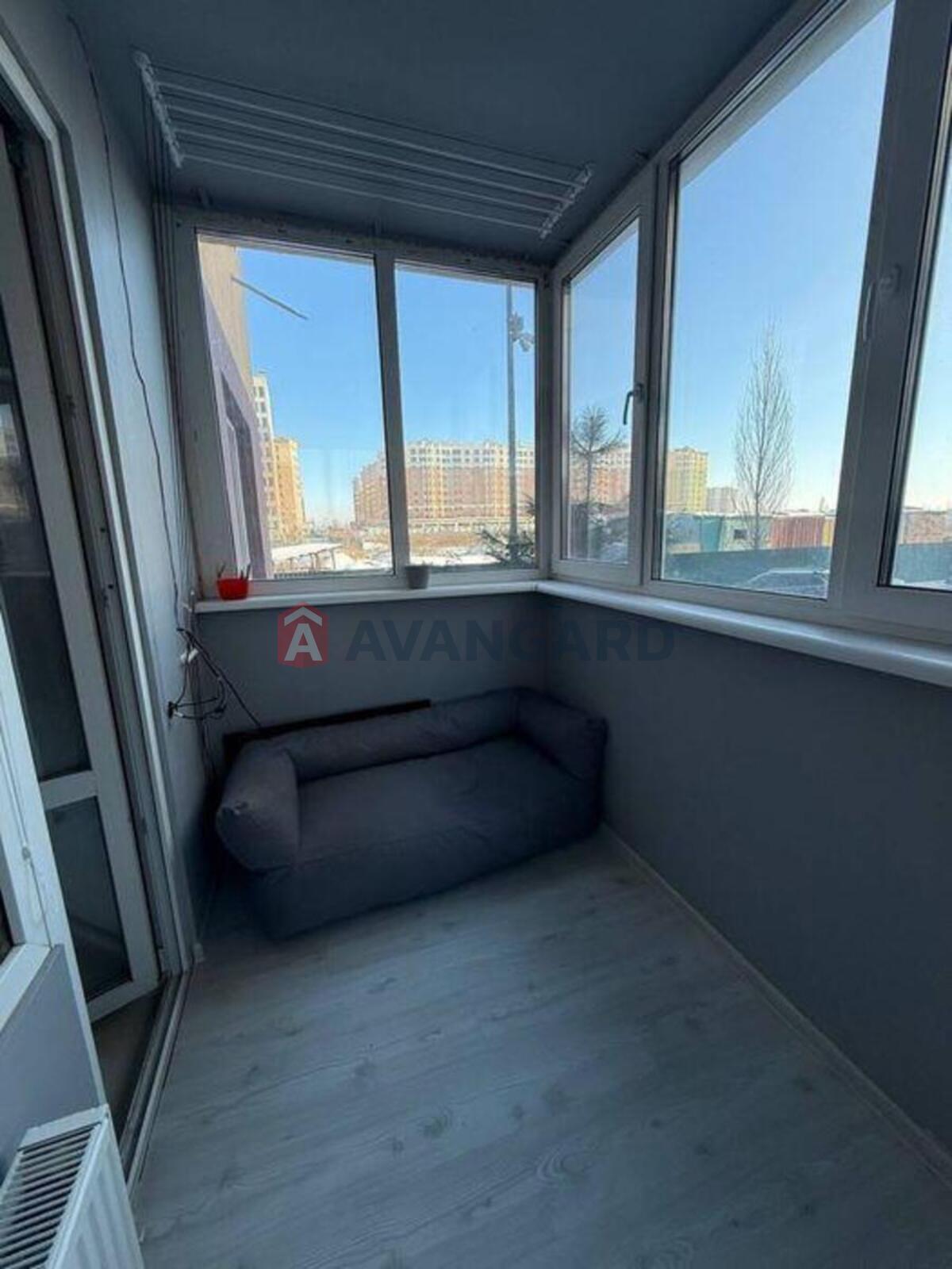 2 ����. ��������, 40/-/15 ��. �., 1/6 ���� ���� 8