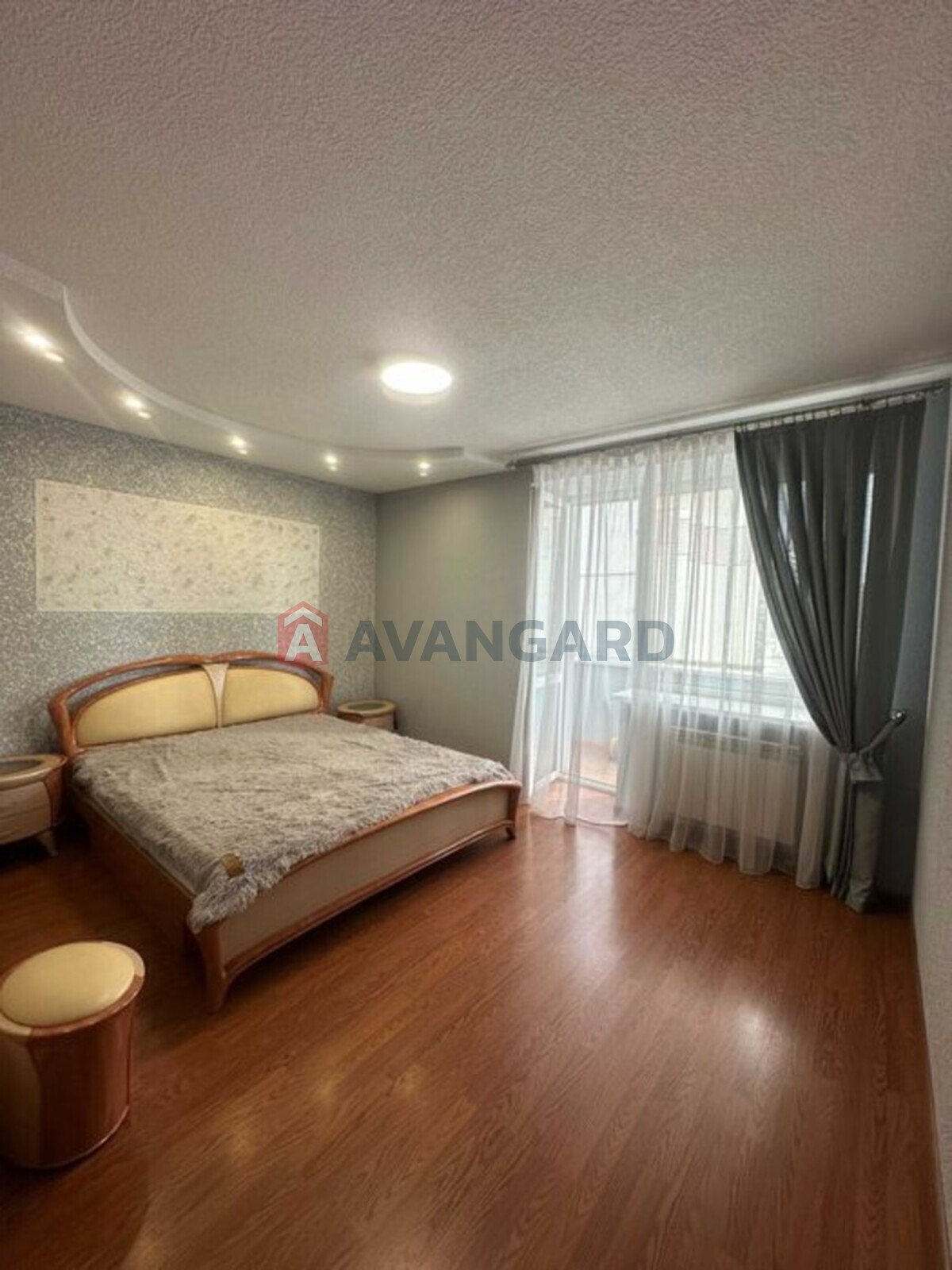 3 ��. ��������, 108/-/15 ��. �., 4/6 ������ ���� 4