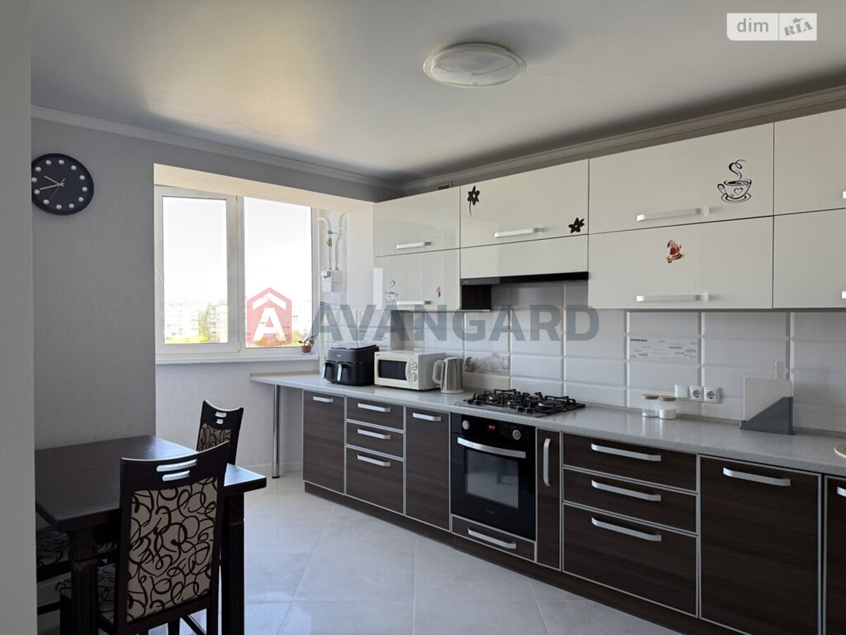 3 ����. ��������, 90/50/14 ��. �., 10/11 ���� ���� 2