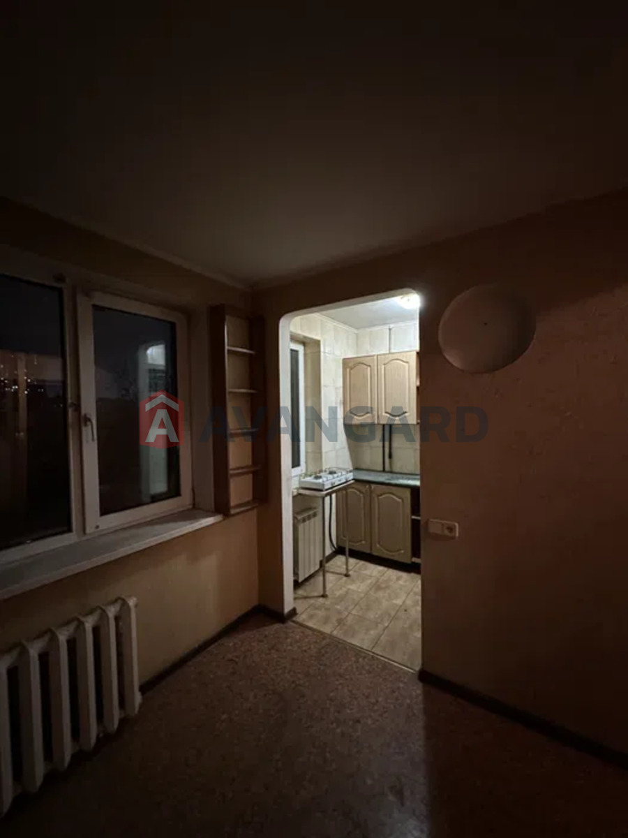 1 ����. ��������, 21/-/4 ��. �., 6/9 ���� ���� 3