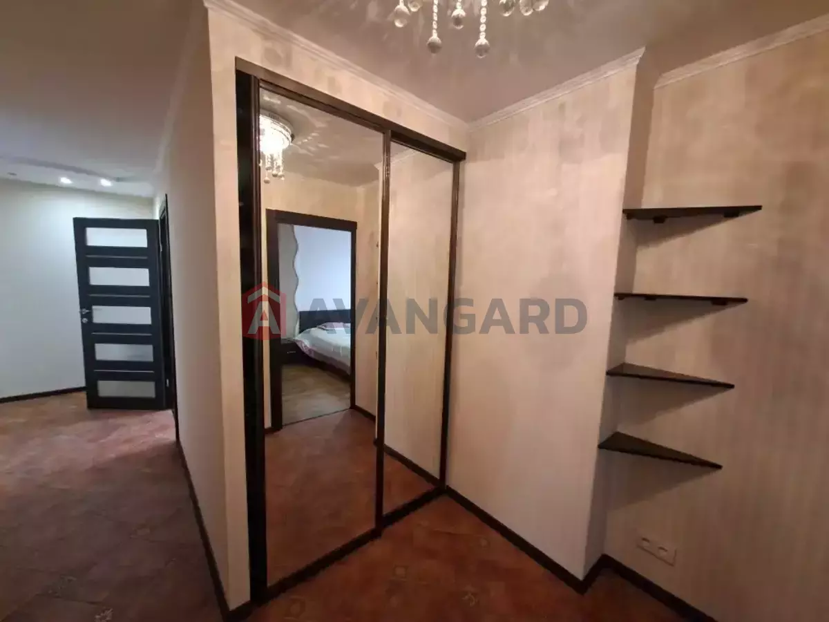 2 ��. ��������, 76/26/33 ��. �., 9/16 ������ ���� 10