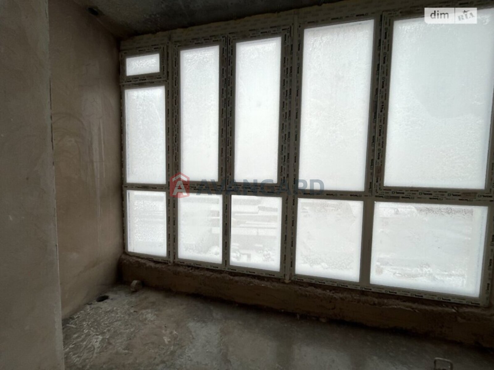 2 ����. ��������, 77/38/13 ��. �., 7/10 ���� ���� 3