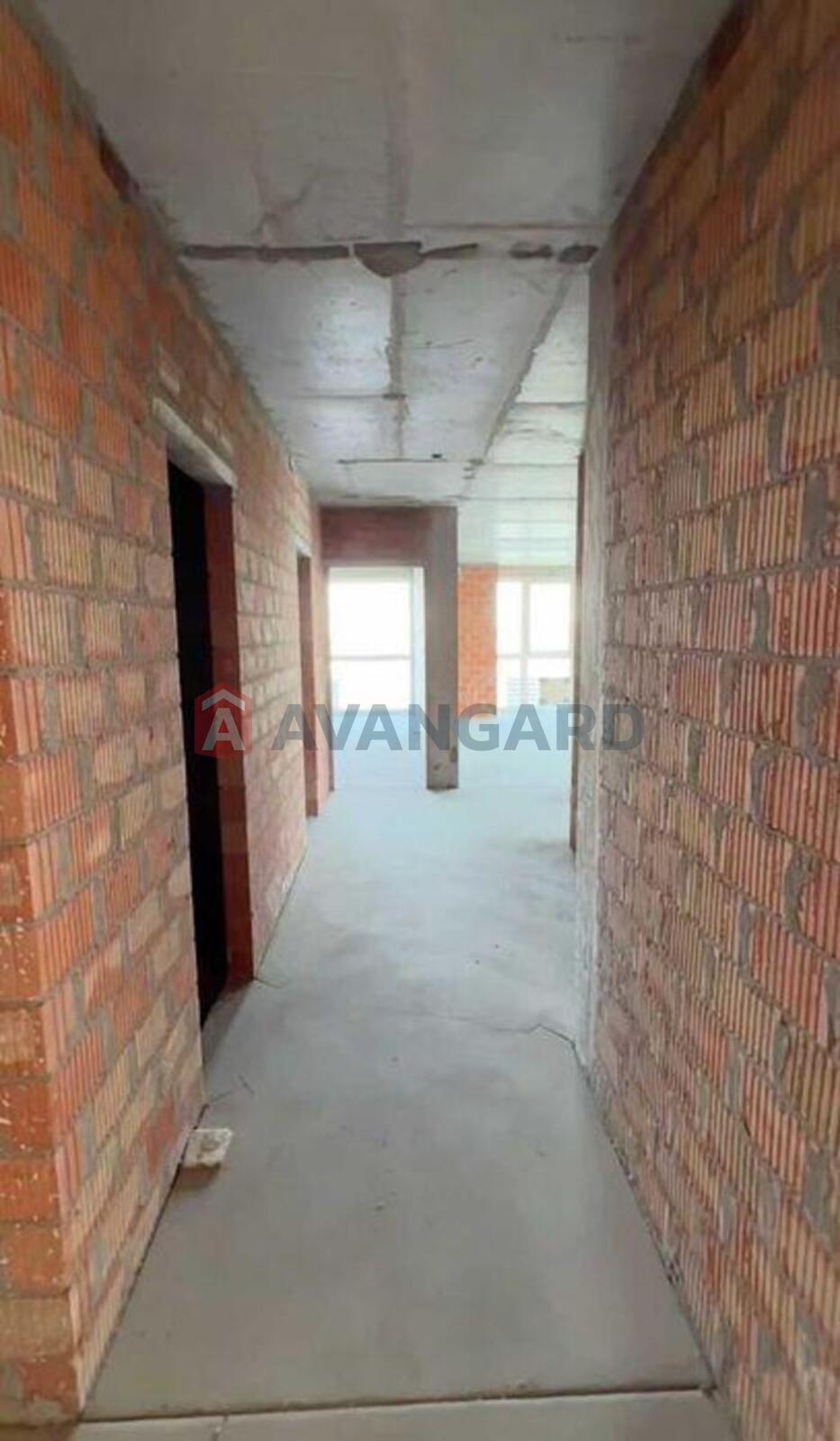 3 ��. ��������, 124/-/52 ��. �., 20/25 ������ ���� 17