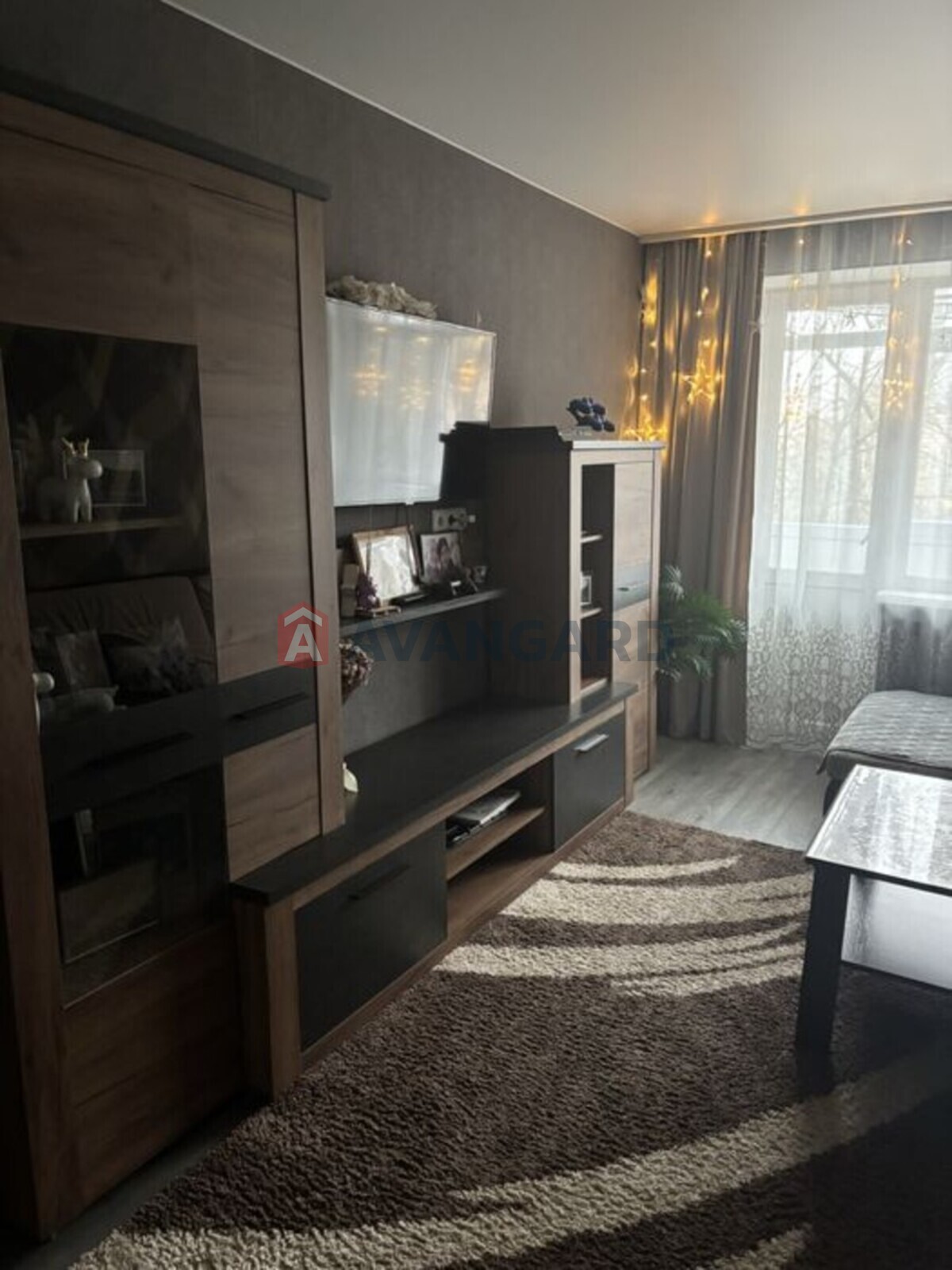 3 . , 70/-/7 . ., 3/9   6