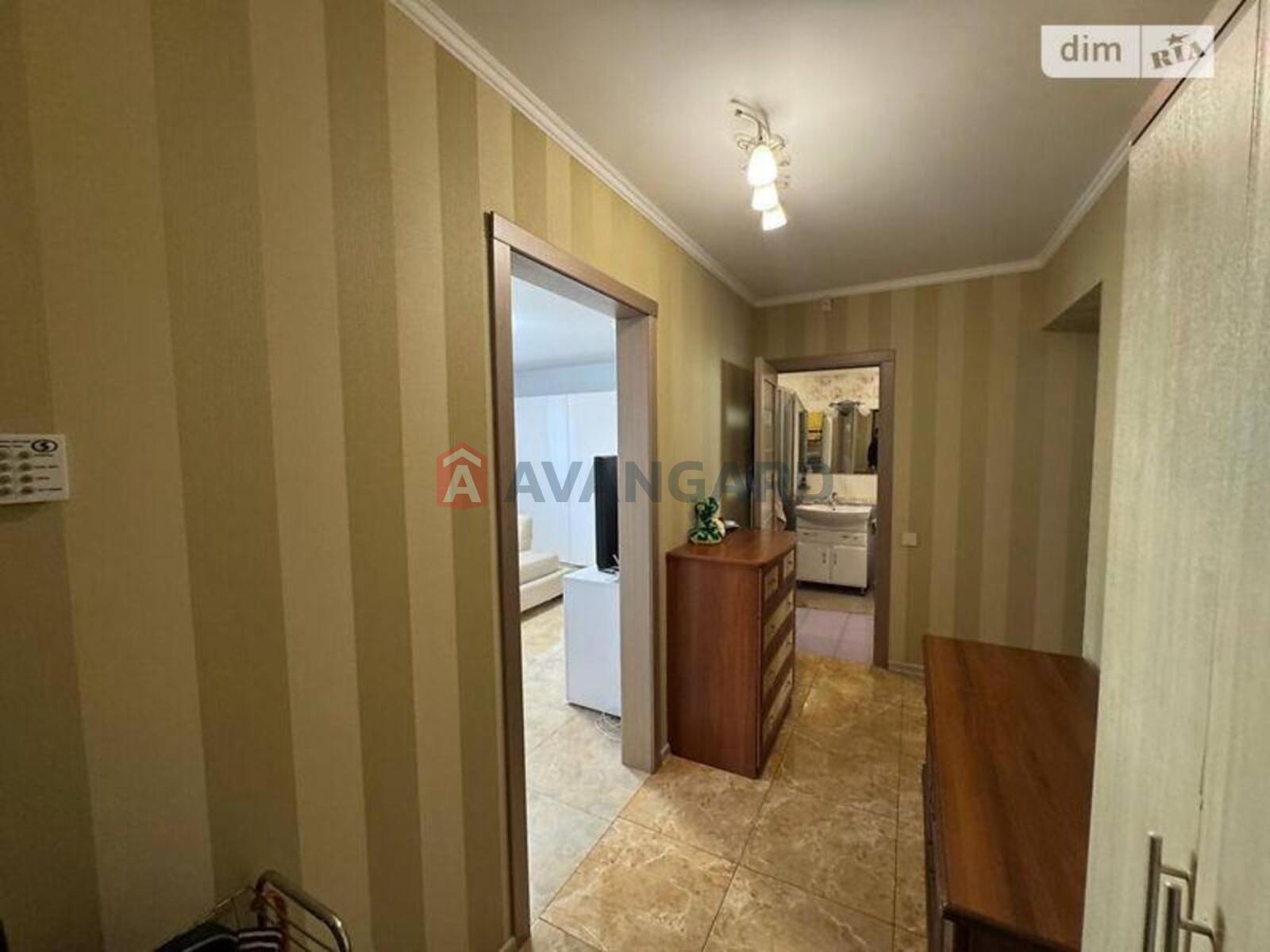 2 ��. ��������, 55/33/11 ��. �., 2/5 ������ ���� 9