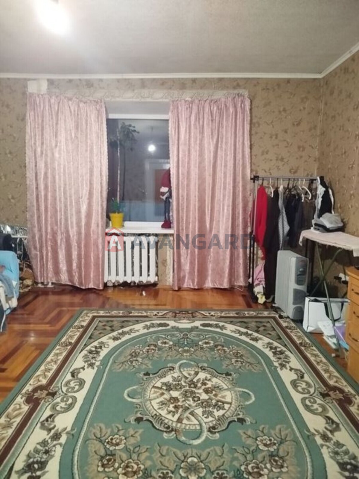 4 ����. ��������, 82/-/7 ��. �., 9/9 ���� ���� 11