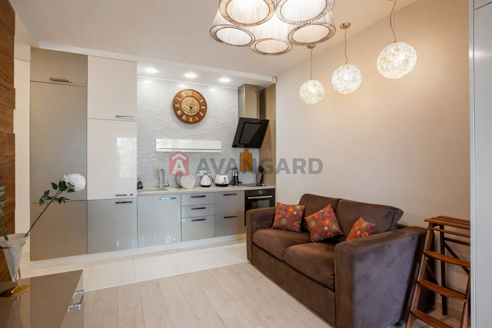 1 ��. ��������, 34/18/5 ��. �., 5/5 ������ ���� 4