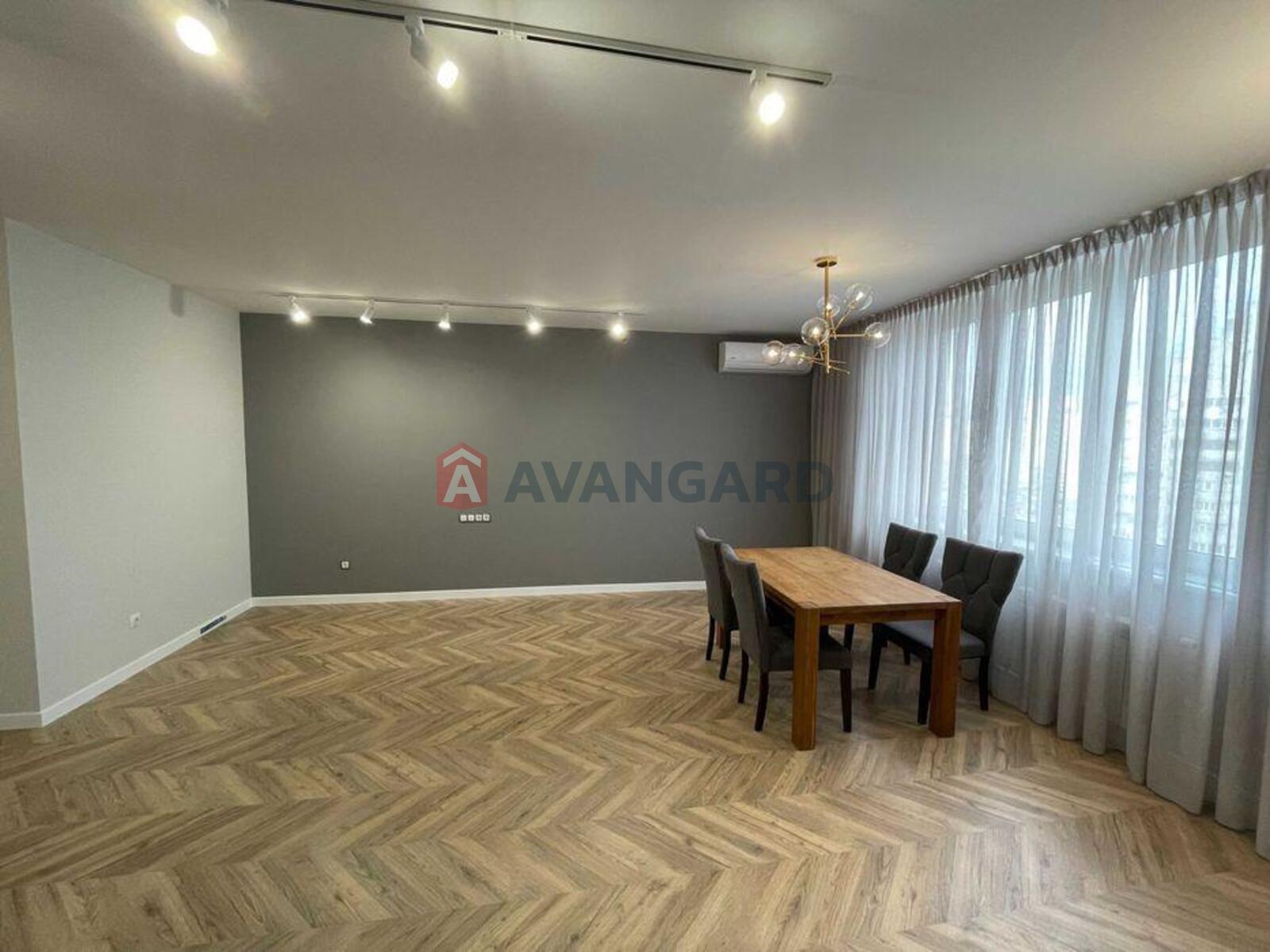 4 ��. ��������, 142/-/20 ��. �., 13/24 ������ ���� 3