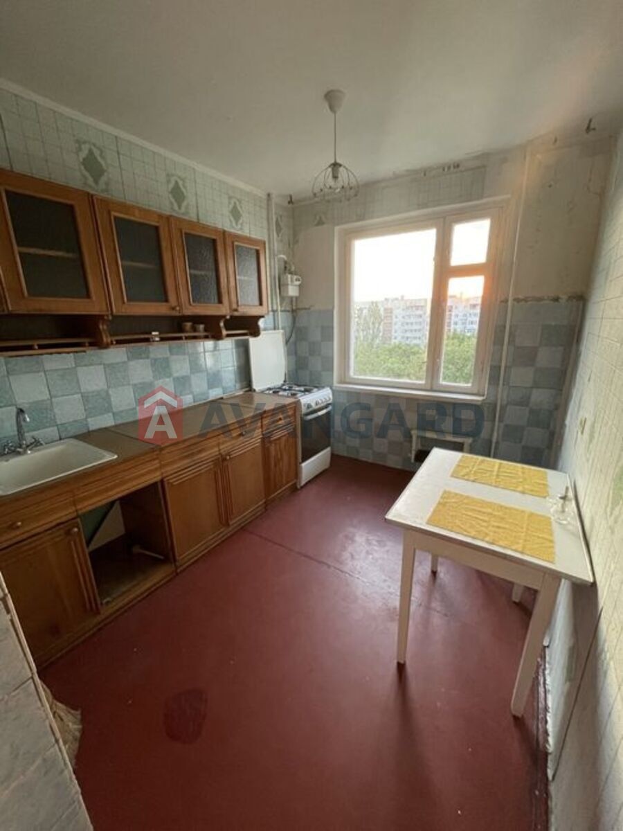 3 . , 68/-/7 . ., 8/9   2