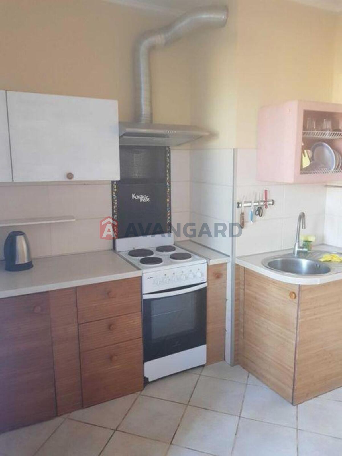 1 ����. ��������, 43/-/10 ��. �., 18/22 ���� ���� 3