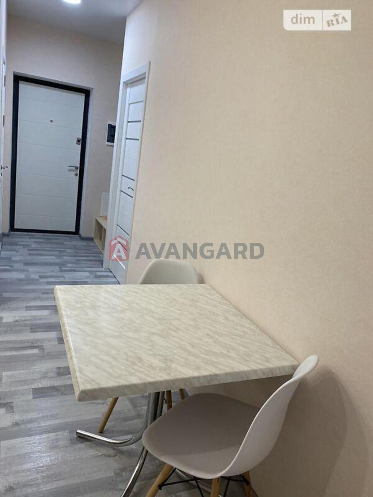 1 ��. ��������, 34/15/8 ��. �., 1/11 ������ ���� 11