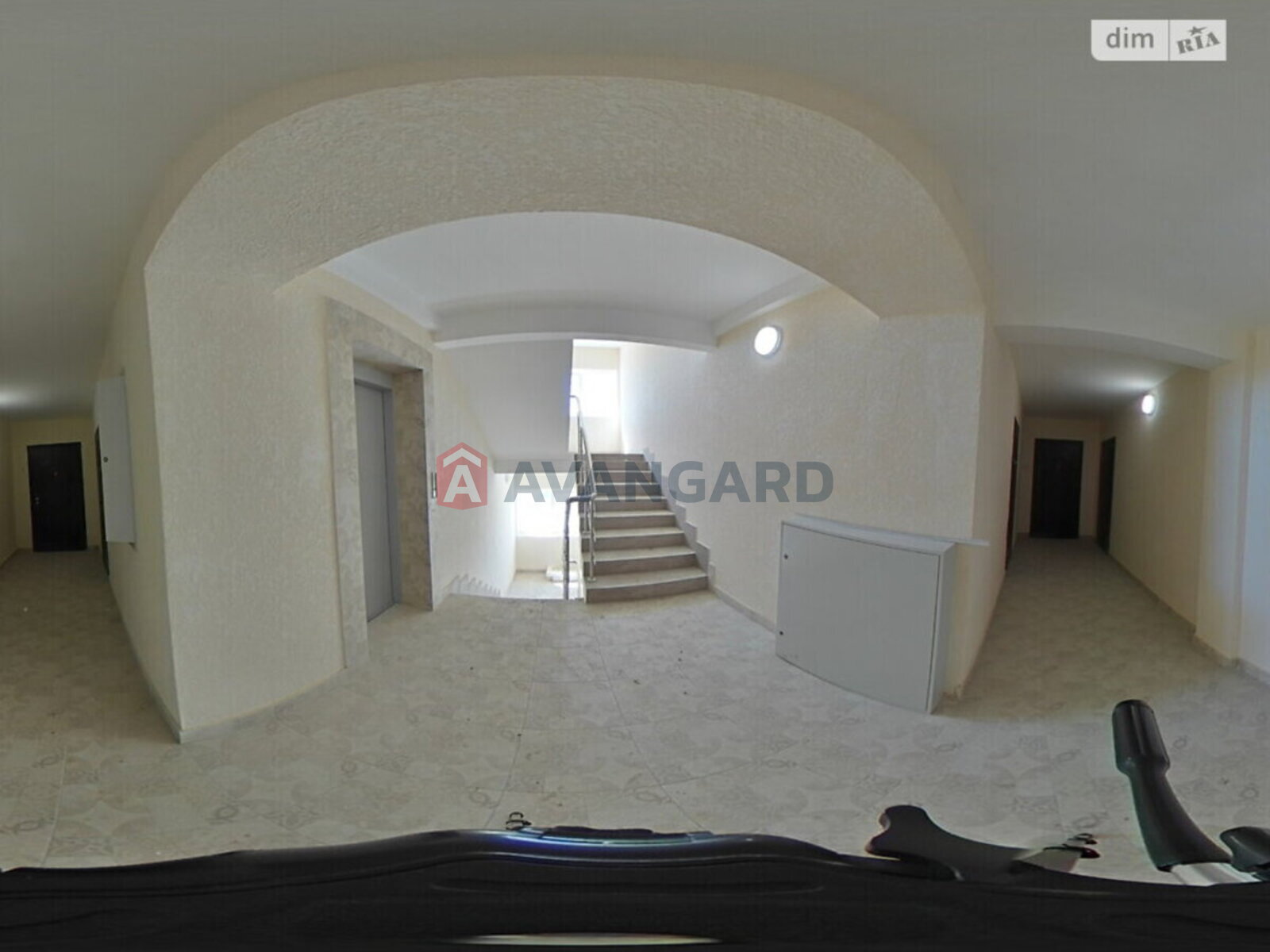 3 ��. ��������, 96/-/- ��. �., 6/10 ������ ���� 10