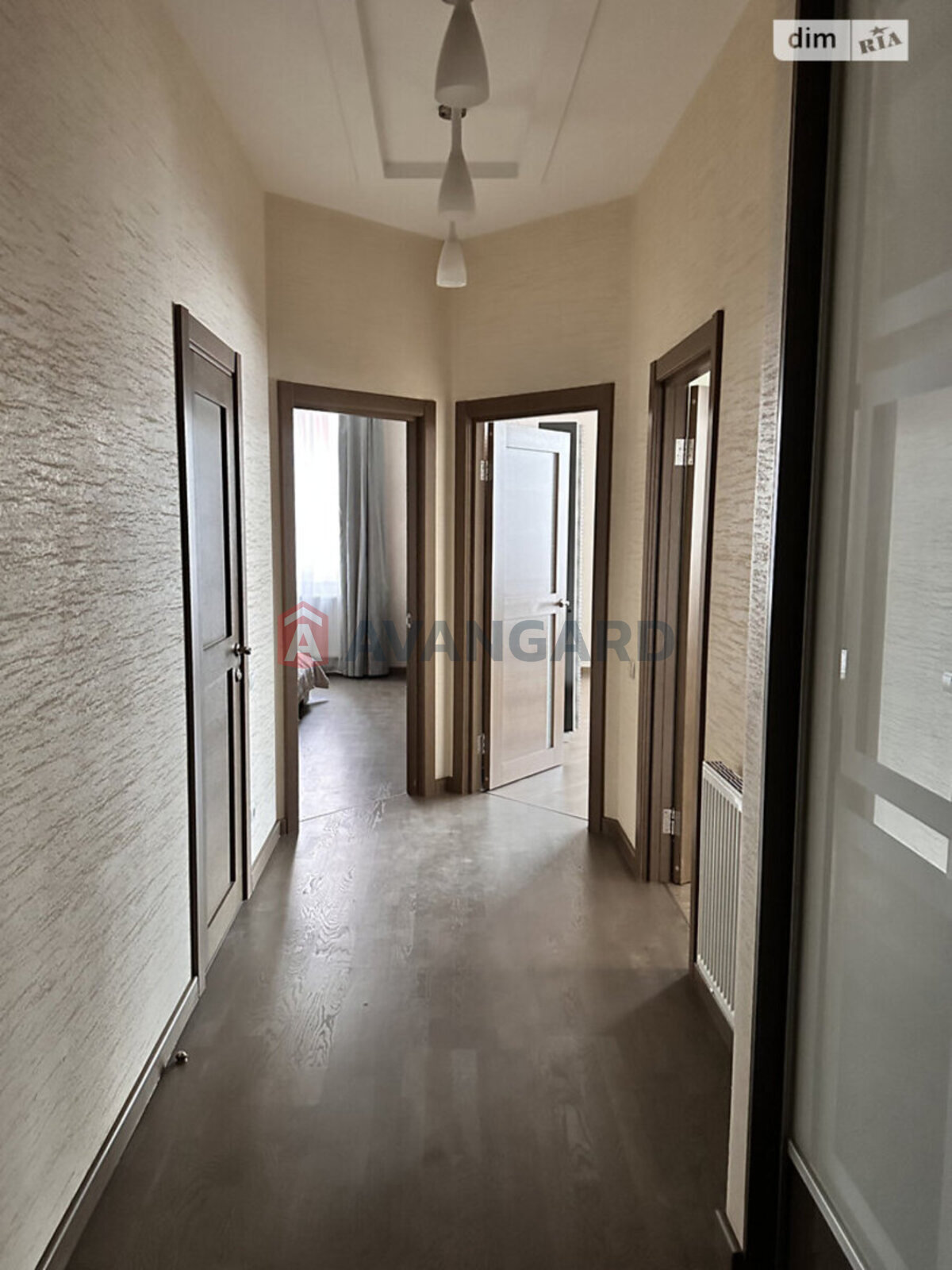 2 ��. ��������, 82/60/15 ��. �., 2/7 ������ ���� 30